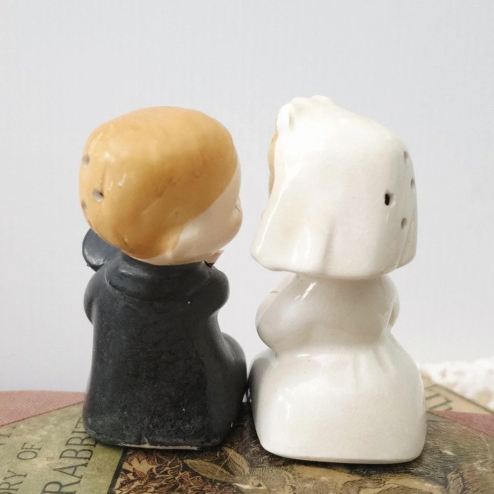 Vintage Kissing Bride and Groom Salt and Pepper Shakers, Made in Japan